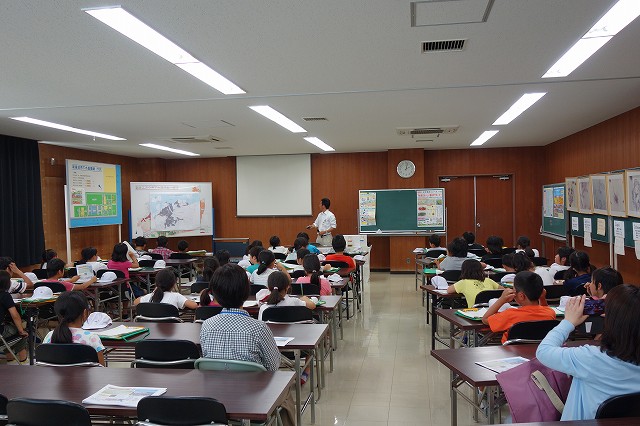 下水処理場施設見学会議室での風景