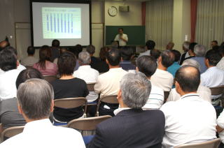 大生院公民館で開催されたまちづくり校区集会の写真です。